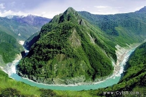 雅鲁藏布大峡谷